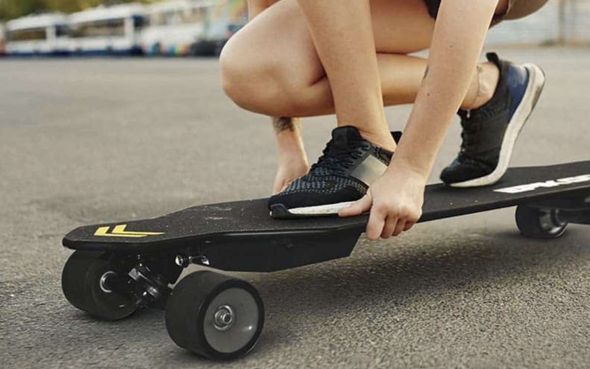 Jak jeździć na deskorolce elektrycznej, czyli sterowanie hoverboard